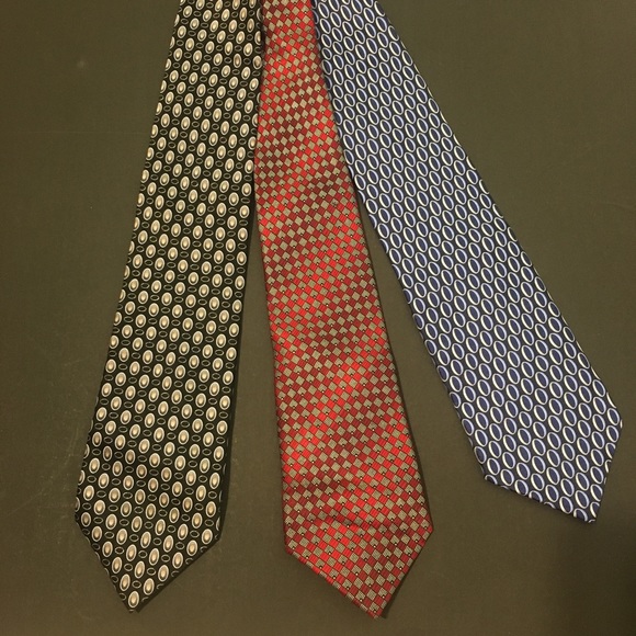 3 Neck Tie Bundle Dockers and Van Huesen Mens Ties - Picture 2 of 8